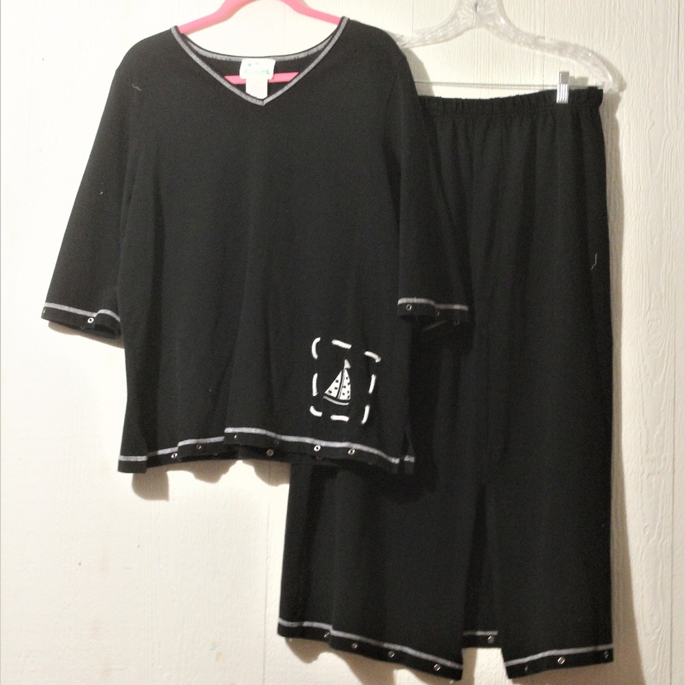 BLACK TOP WITH WHITE SAILBOAT & LONG SKIRT